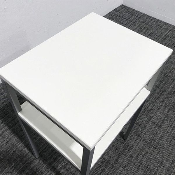 サイドテーブル