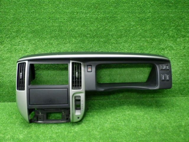 日産　C25　NC25　セレナ　後期　センターパネル　210407036