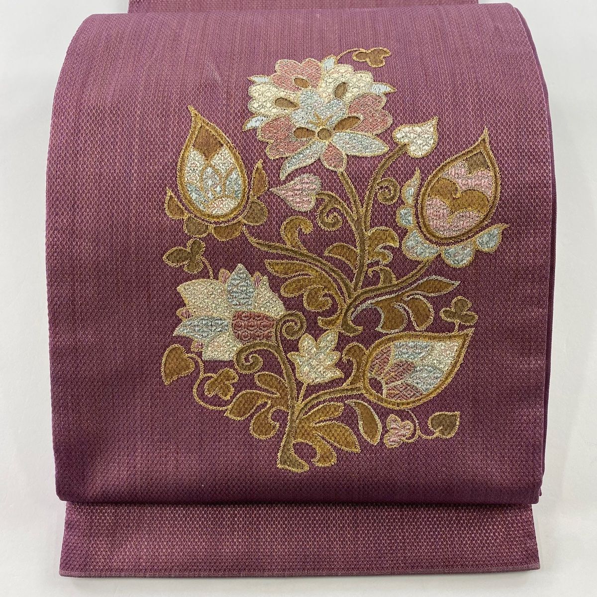 ◆781◆六 通柄　袋帯　刺繍　華文　有職文様　唐草　正絹　着物帯　和装 袋帯 秀品 関西仕立て 花唐草 有職文様 金銀糸 刺繍 赤紫 お太鼓