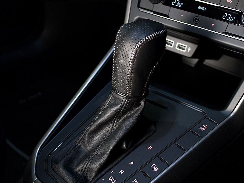 フォルクスワーゲン ゴルフ6 GTI/R DSG車用 本革シフトノブ
