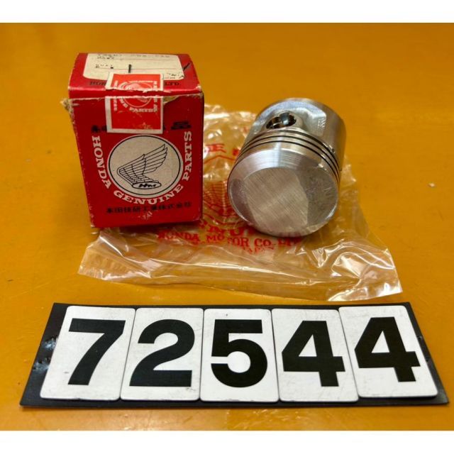 72544 HONDA ホンダ CB350FOUR 純正ピストン 13101-333-010