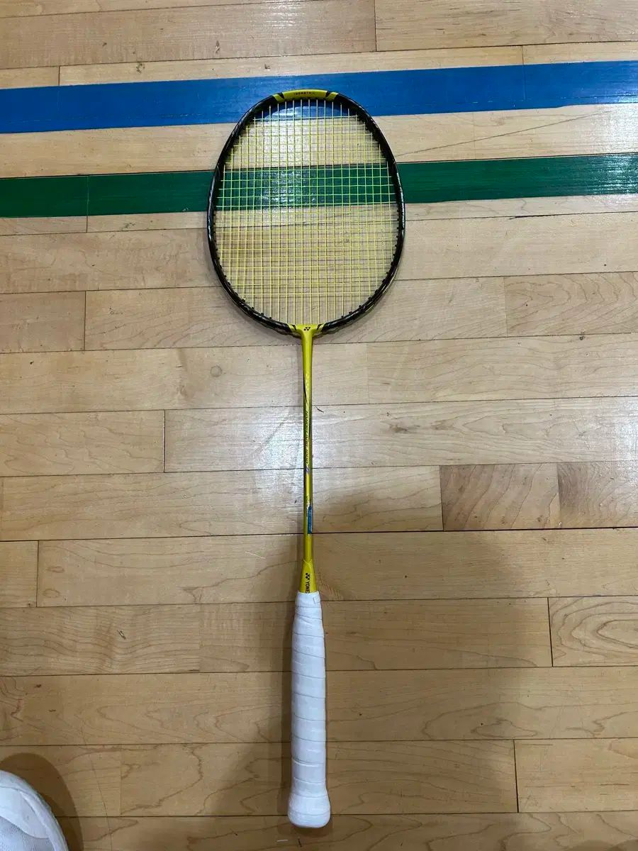 4UG5 ナノフレア 1000ZZ/NANOFLARE 1000ZZ YONEX Yonex Nanoflare 1000Z Badminton Racquet, 4U5 - Lightning Yellow