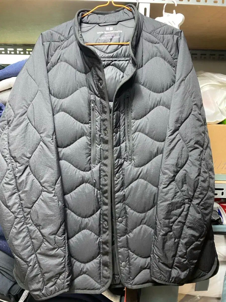 【雷市場（ポンジャン）商品韓国直送】 UNIQLO(ユニクロ) ホワイト・マウンテニアリング ライト ダウン 黒 XL