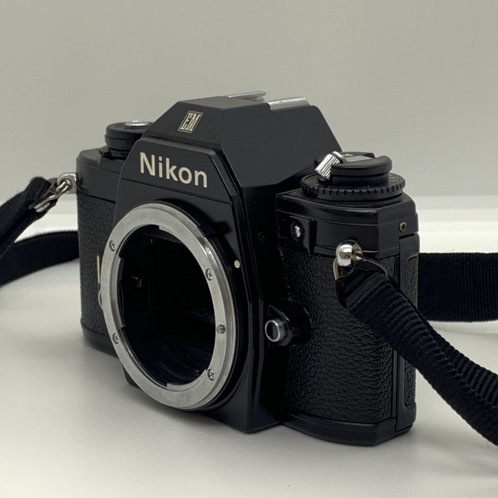 ☆極上品☆ ニコン Nikon FE2 ブラック ボディ やす フィルムカメラ 売買されたオークション情報 落札价格 【au  payマーケット】の商品情報をアーカイブ公開