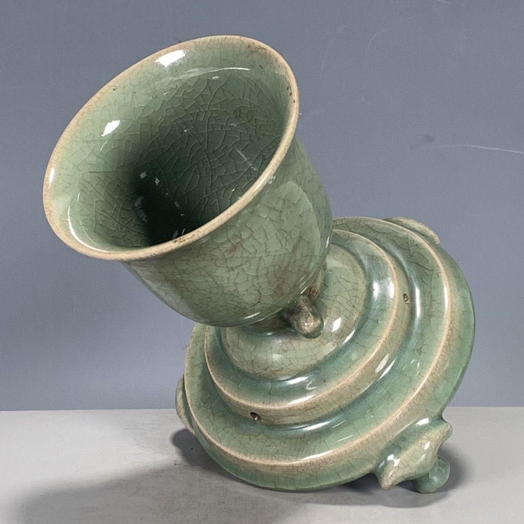 磁器開片 三足薫香炉 香道具 装飾品 工芸品 美術品 置物 磁器開片 三足薫香炉 香道具 装飾品 工芸品 美術品 置物 - メルカリ