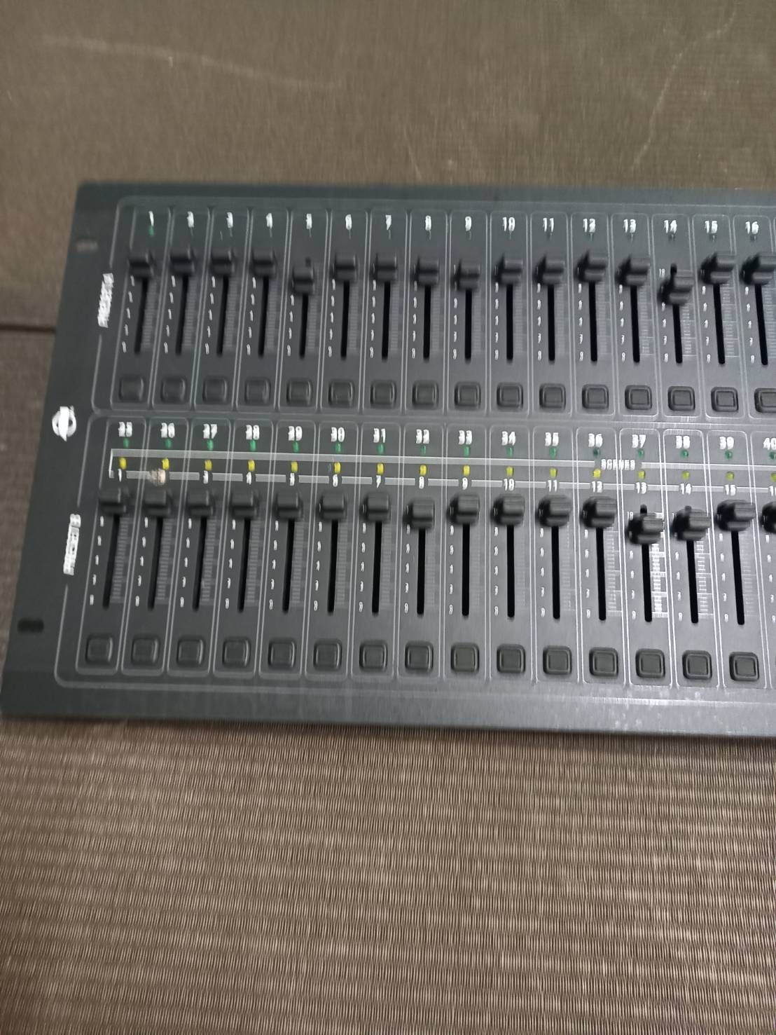 アメリカン ディージェイ DMX コントローラー SCENE SETTER48 WWW_TRAVELLANDINDIA_COM