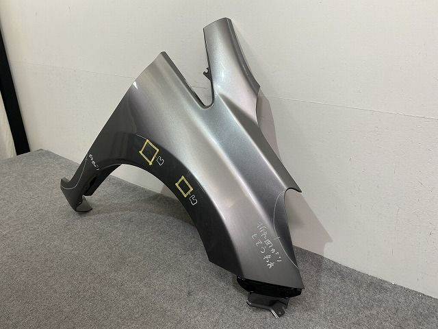 ノート DBA-E12 右フロントフェンダー X NBF F3100-5VAMA