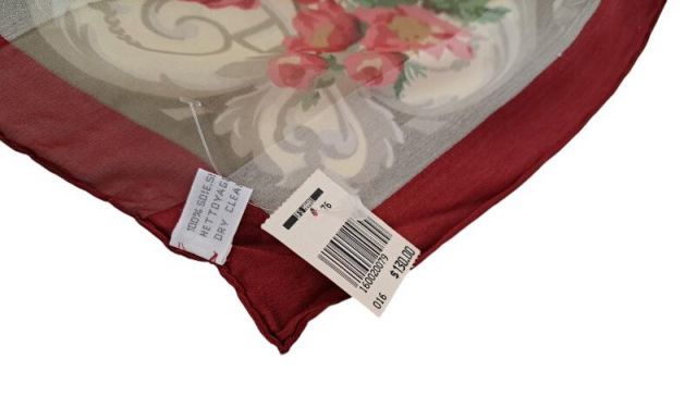 バレンチノ スカーフ 大判 花柄 薔薇 バラ ばら レッド 赤 シルク100％ バレンティノ VALENTIVO レディース 【中古】 バレンチノ スカーフ 大判 花柄 薔薇 バラ ばら レッド 赤 シルク100