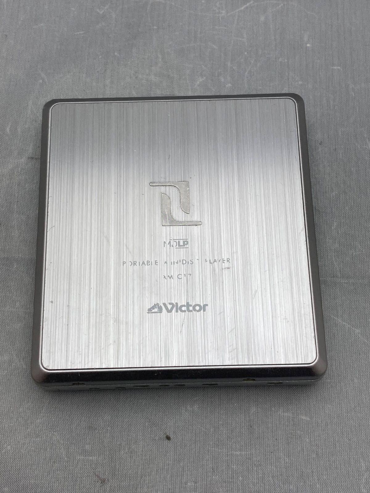 MDプレーヤー XM-C37 Victor ビクター ポータブルMDプレーヤー［再生専用機］XM-C37製品情報 | JVC