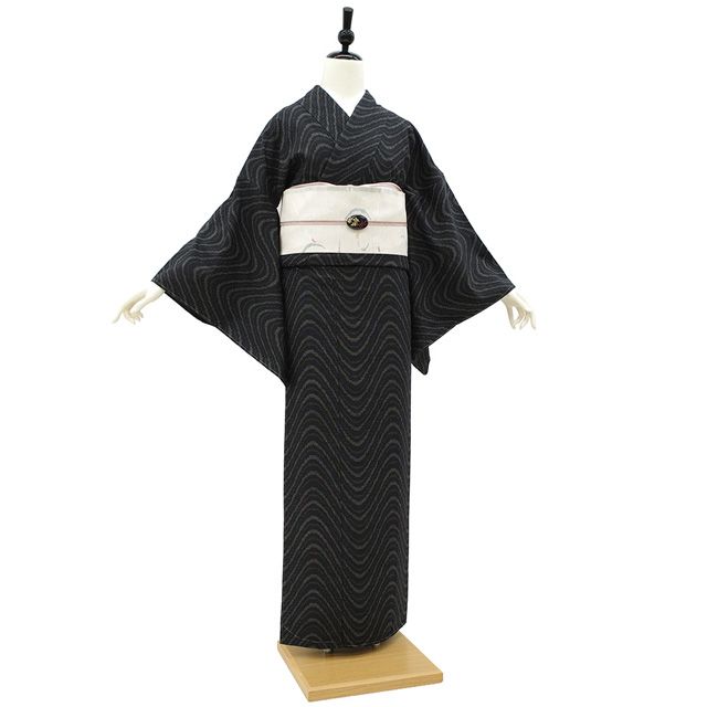 新古品】 結城紬 着物 未使用 正絹 袷 奥順 はたおり娘 100亀甲