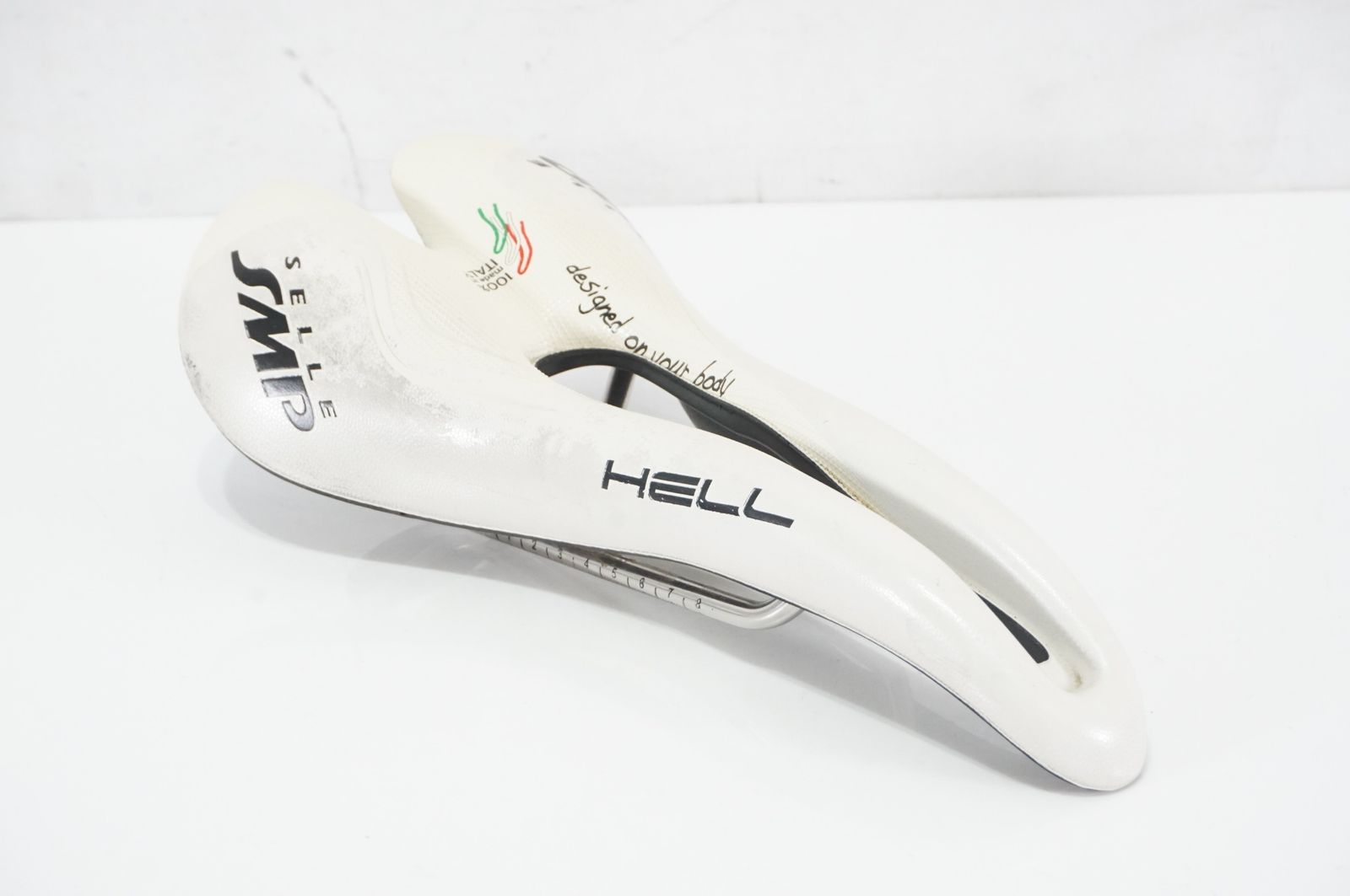SELLE SMP セラエスエムピー HELL サドル | バイチャリAKIBA店