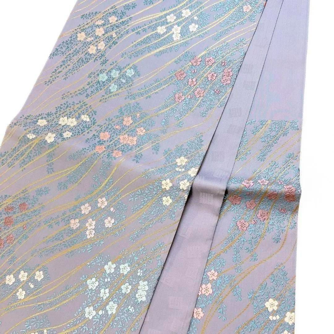 山口美術織物　ラベンダーカラーに色鮮やかな小花が美しい逸品　着物 山口美術織物 ラベンダーカラーに色鮮やかな小花が美しい逸品