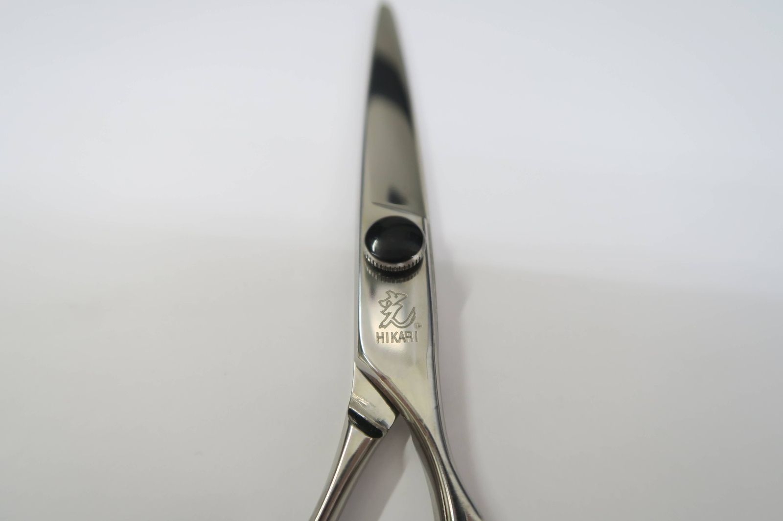 Bランク【光シザー】 F-5 シザー 美容師・理容師 5.8インチ 右利き