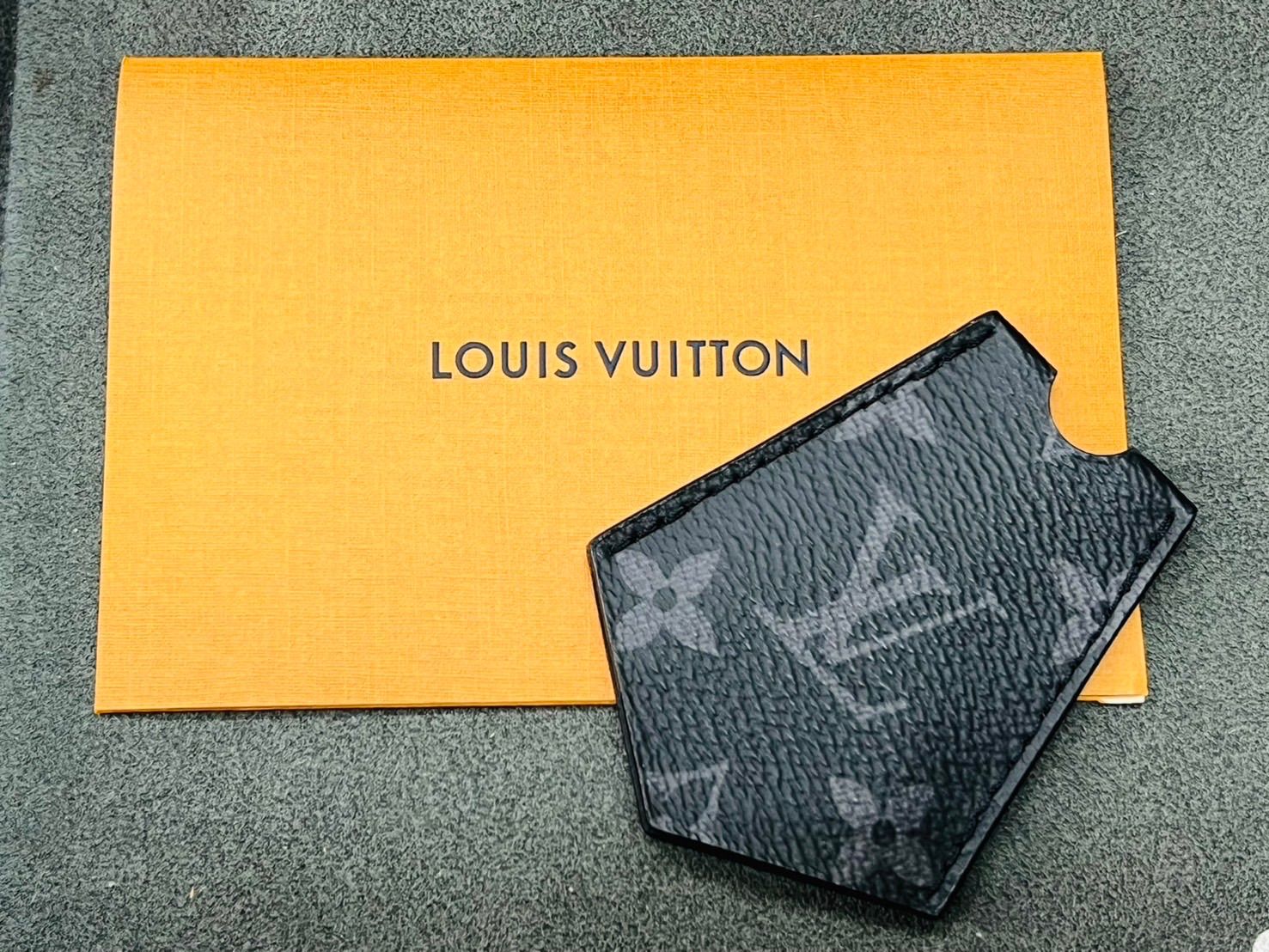 ルイ ヴィトン ホライゾンケーブルケース ブラック モノグラム・エクリプス louis-vuitton-horizon-business