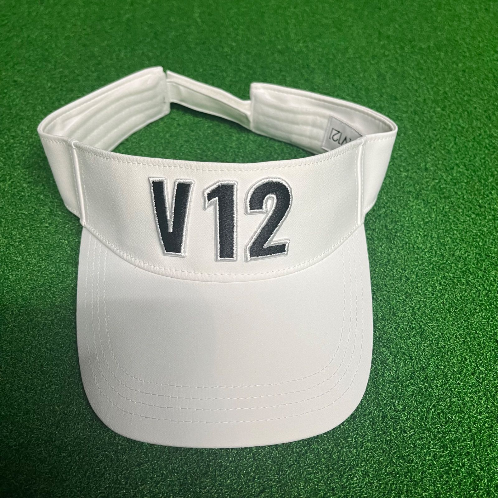 【新品】 V12 V-12 v12 サンバイザー V122420-CP04 FLAME VISOR フレームバイザー ゴルフ 帽子 定価7,700円 黒 白 バイザー マジックテープ