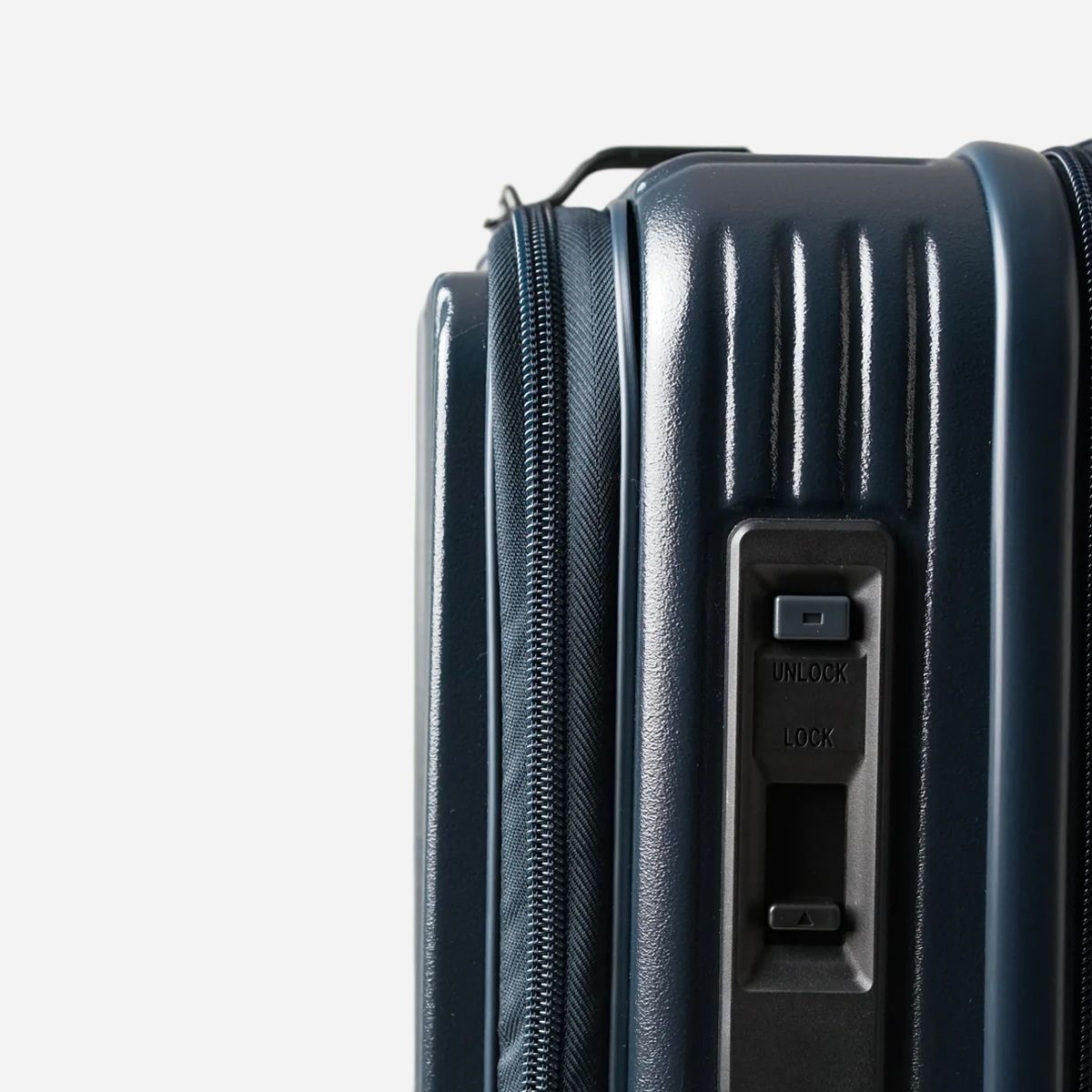 イノベーター スーツケース