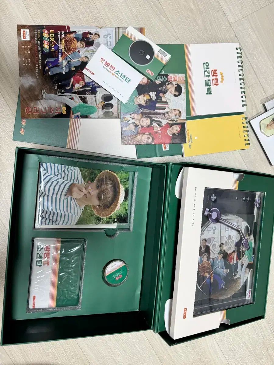 BTS シーズングリーティング2019 メイキングDVD BTS 2019 Season\u0027s Greetings DVD+GOODS OUR HAPPINESS ARMY | eBay
