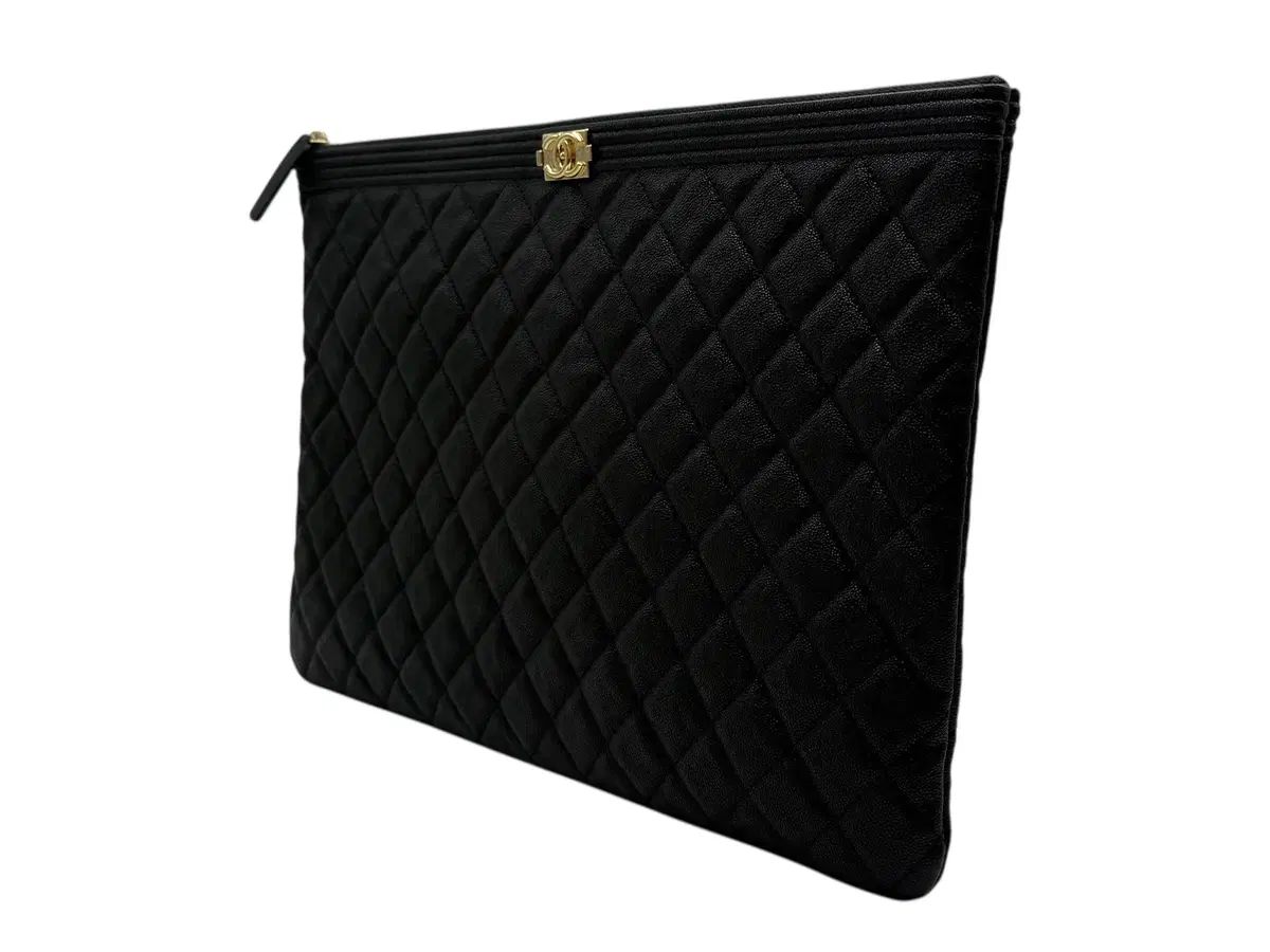 品質保証で、高速配送！ Chanel シャネル キャビア ボーイ クラッチ ラージ ブラック 金具 A84407