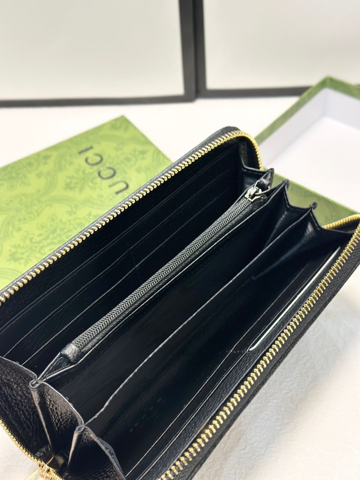 独り言がオペラ 　　GUCCI Suica &カード入れ　箱有り 独り言がオペラ GUCCI Suica &カード入れ 箱有り 31820946.jpg