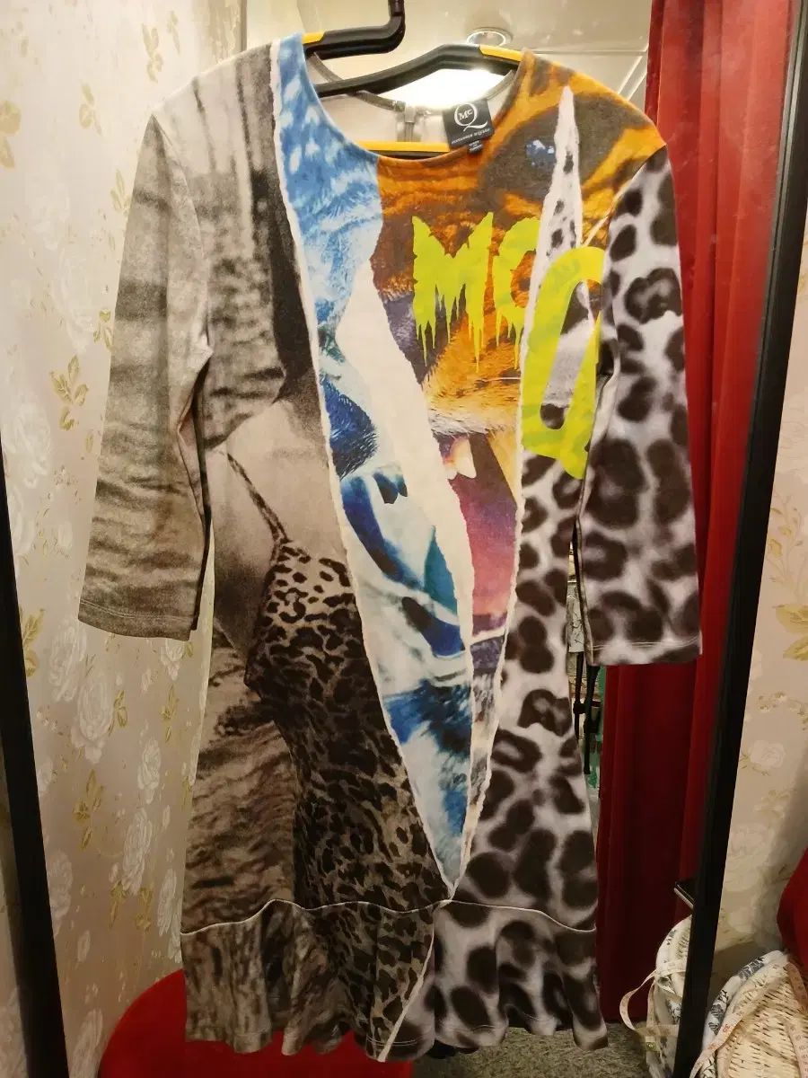 新品格安オーシャン＆アース非常に乗りやすいハッピーアワー8’6EPSフィン付き 新品格安オーシャン＆アース非常に乗りやすいハッピーアワー8'6EPS