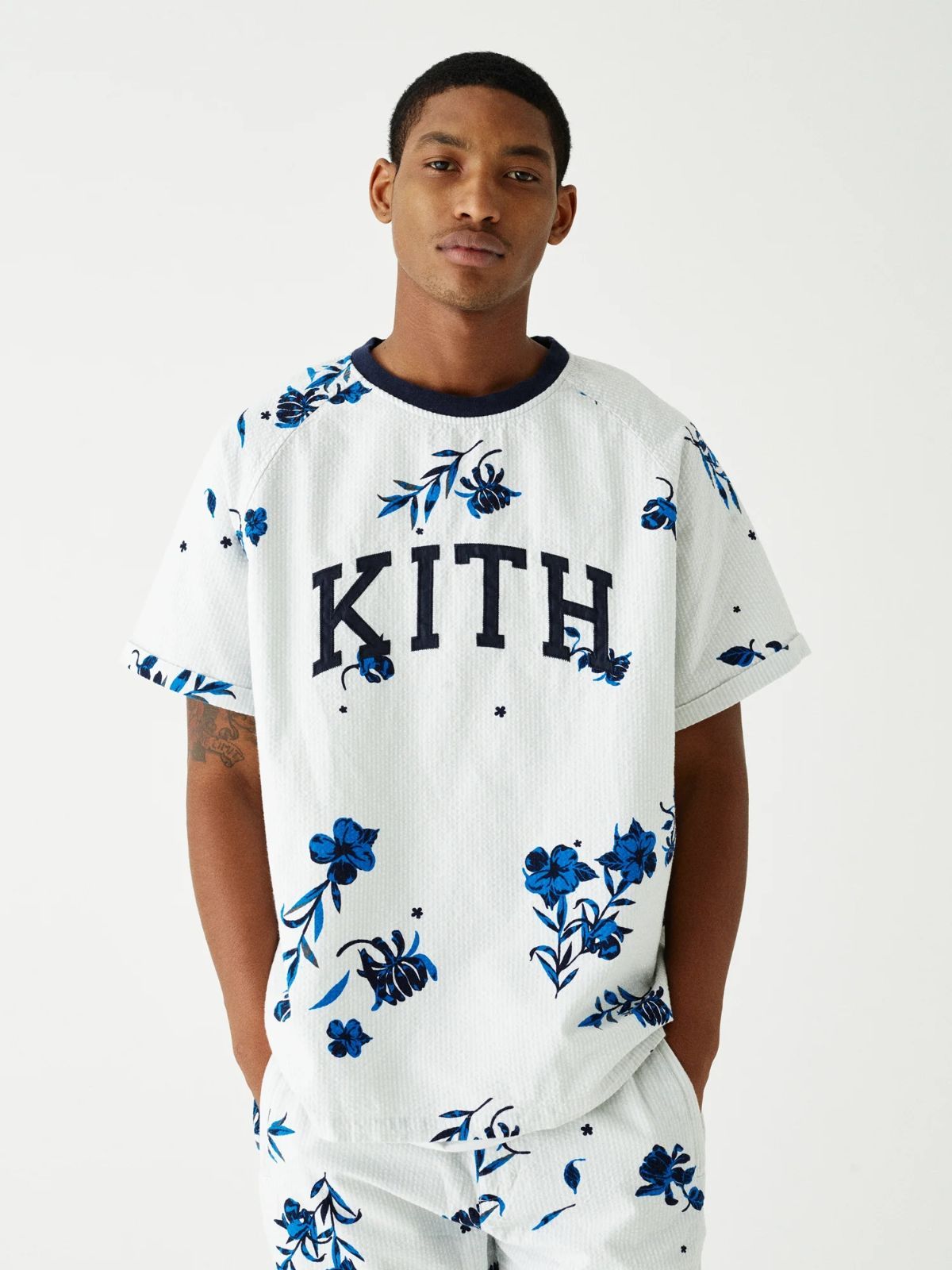 KITH｜キス FLORAL SEERSUCKER TEE シアサッカー フローラル ゲームシャツ ショートパンツ セットアップ - メルカリ