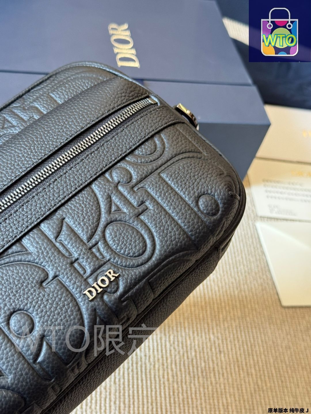 Dior　9万円　美品 　最高級素材ペッカリー　メンズフリーサイズ　イタリア製 IMG_1041_LjVKJLW.JPG