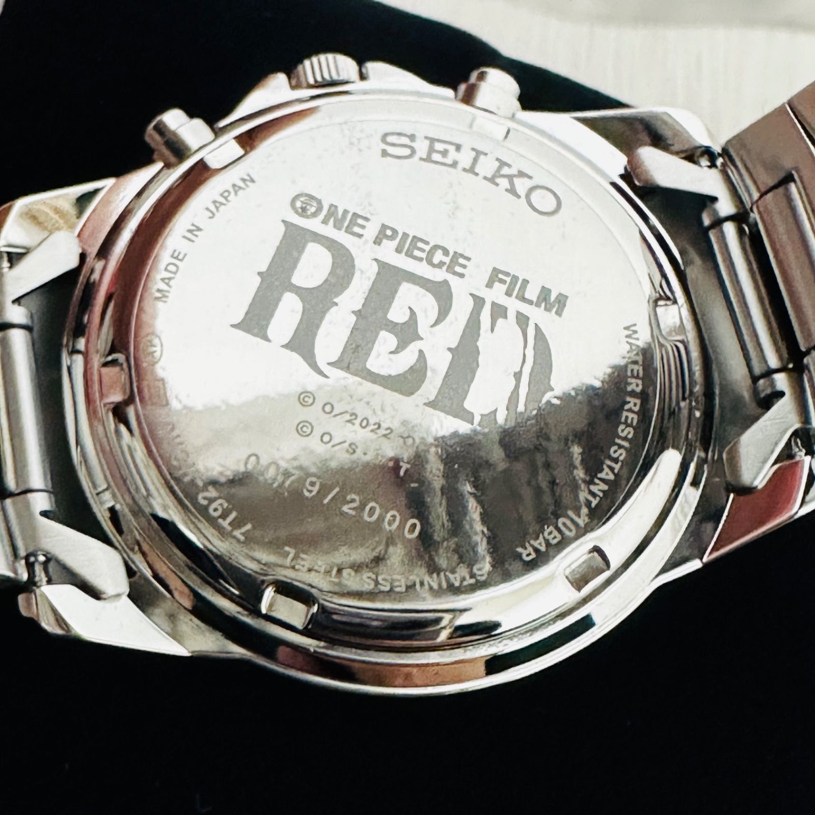 新品　未使用品　ONE PIECE FILM RED 限定腕時計　0079