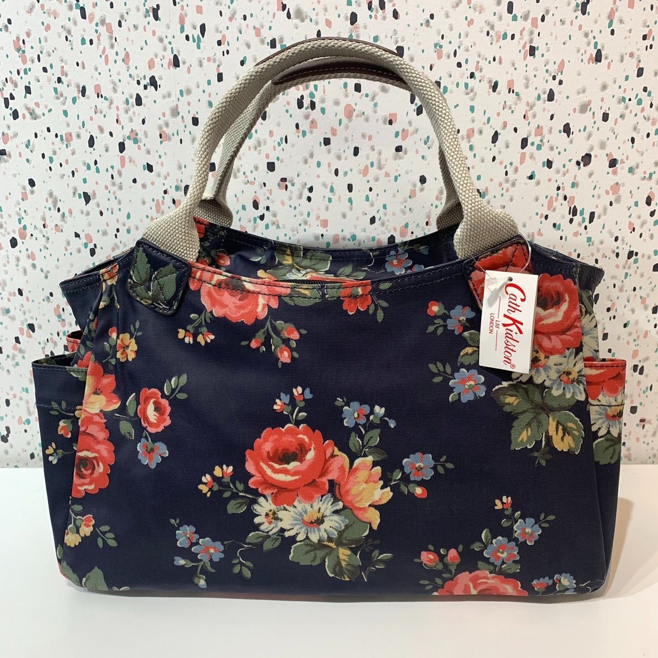 新品未使用 Cath Kidston キャスキッドソン 紺色花柄斜めがけバック