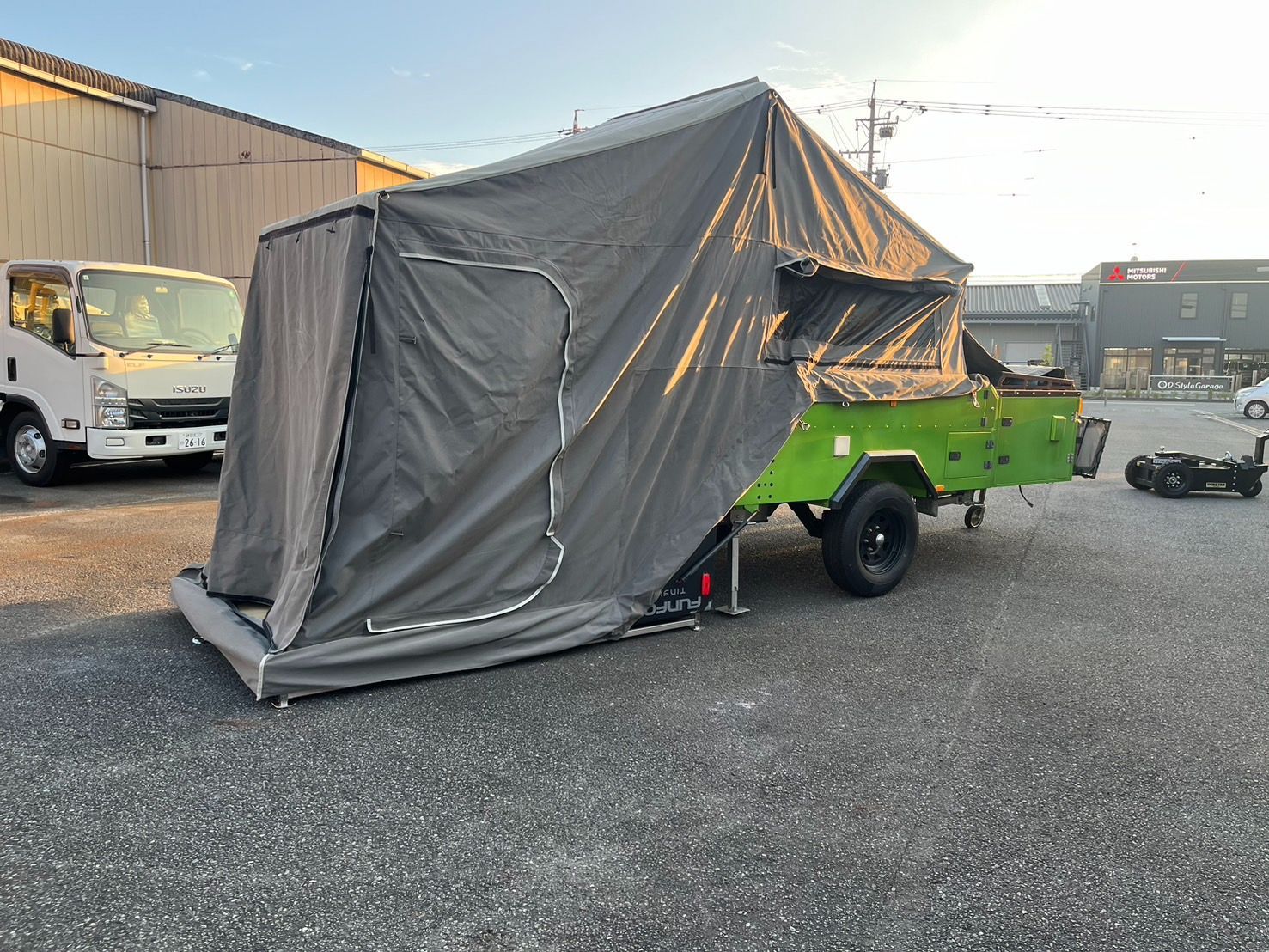 テント展開型トレーラー ナンバー登録不可