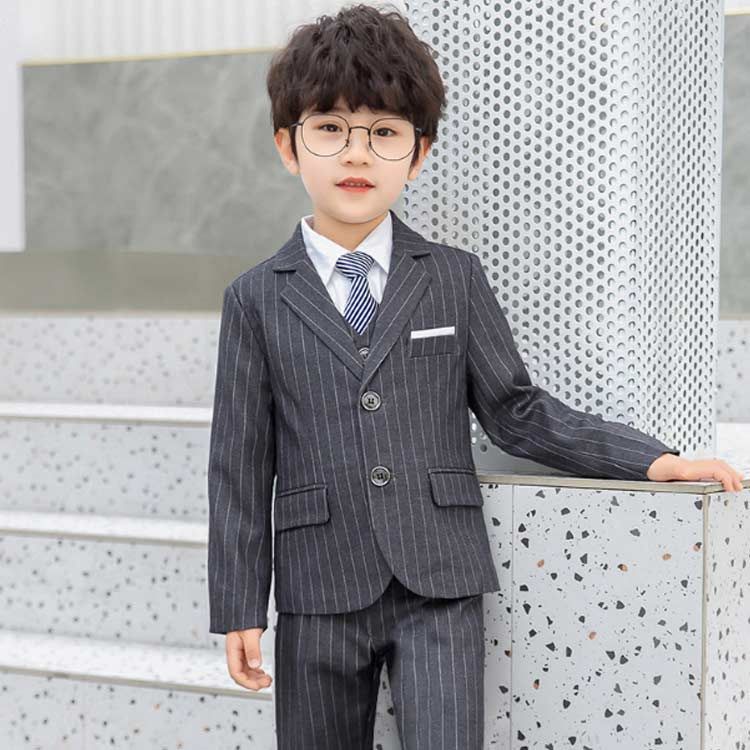 130cm 子供スーツピアノ発表会結婚式入学式 卒業式フォーマルスーツ4点