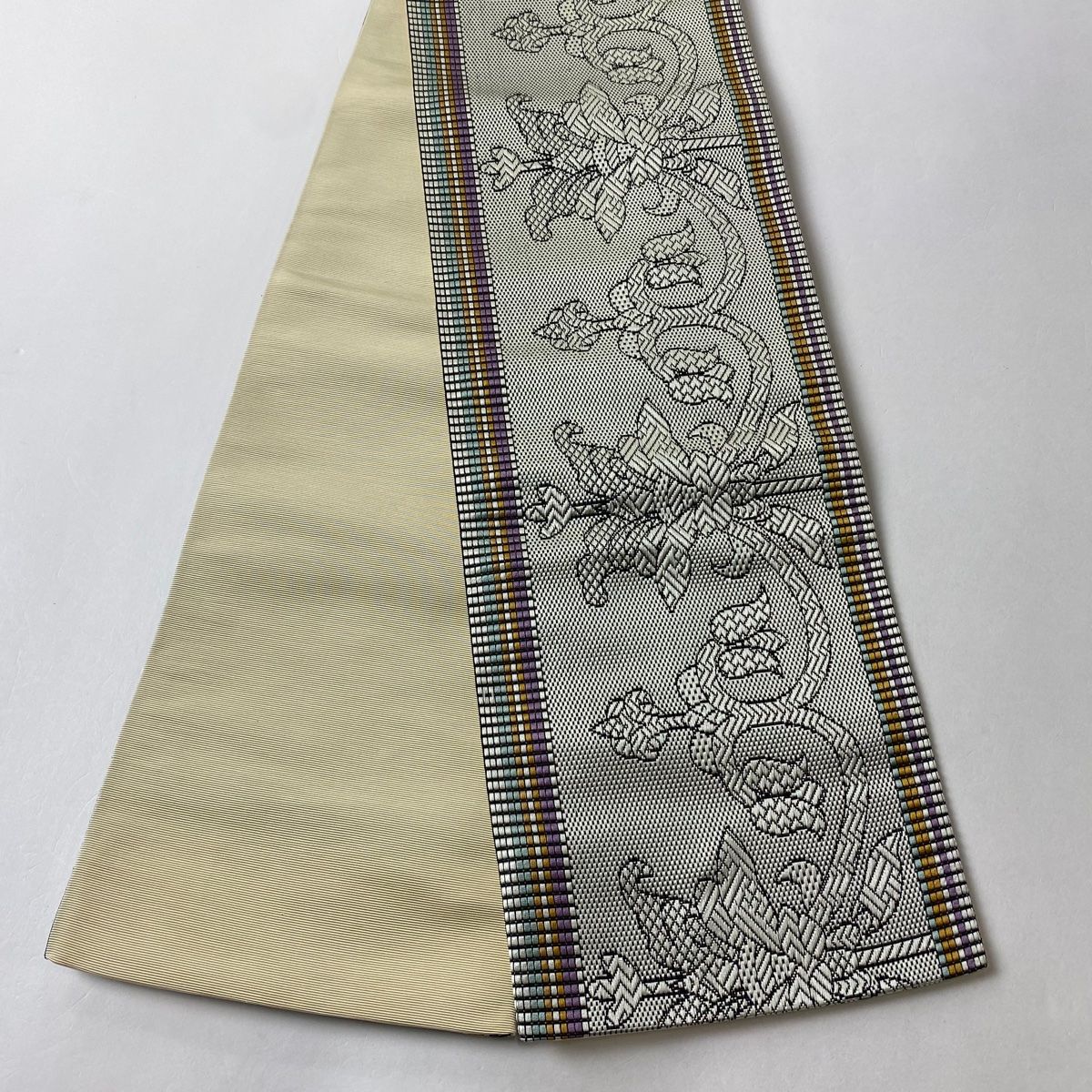 半幅帯 美品 秀品 証紙 本場筑前博多織 花唐草 灰色 正絹 【中古