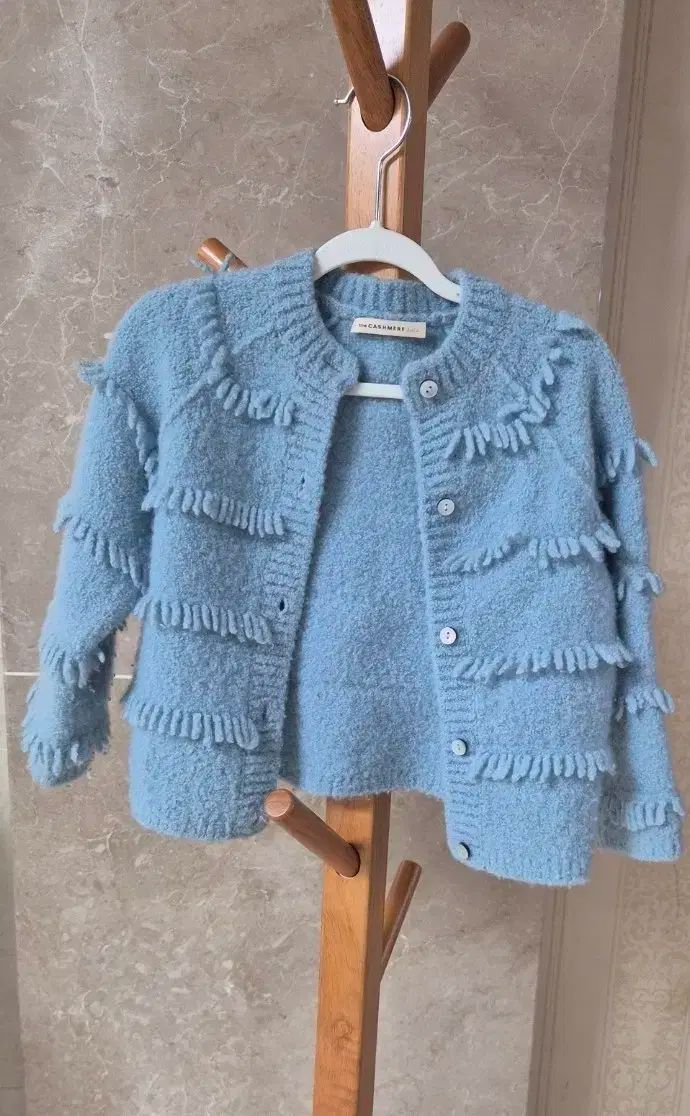 the CASHMERE キッズ カーディガン 100 大きく出てきます