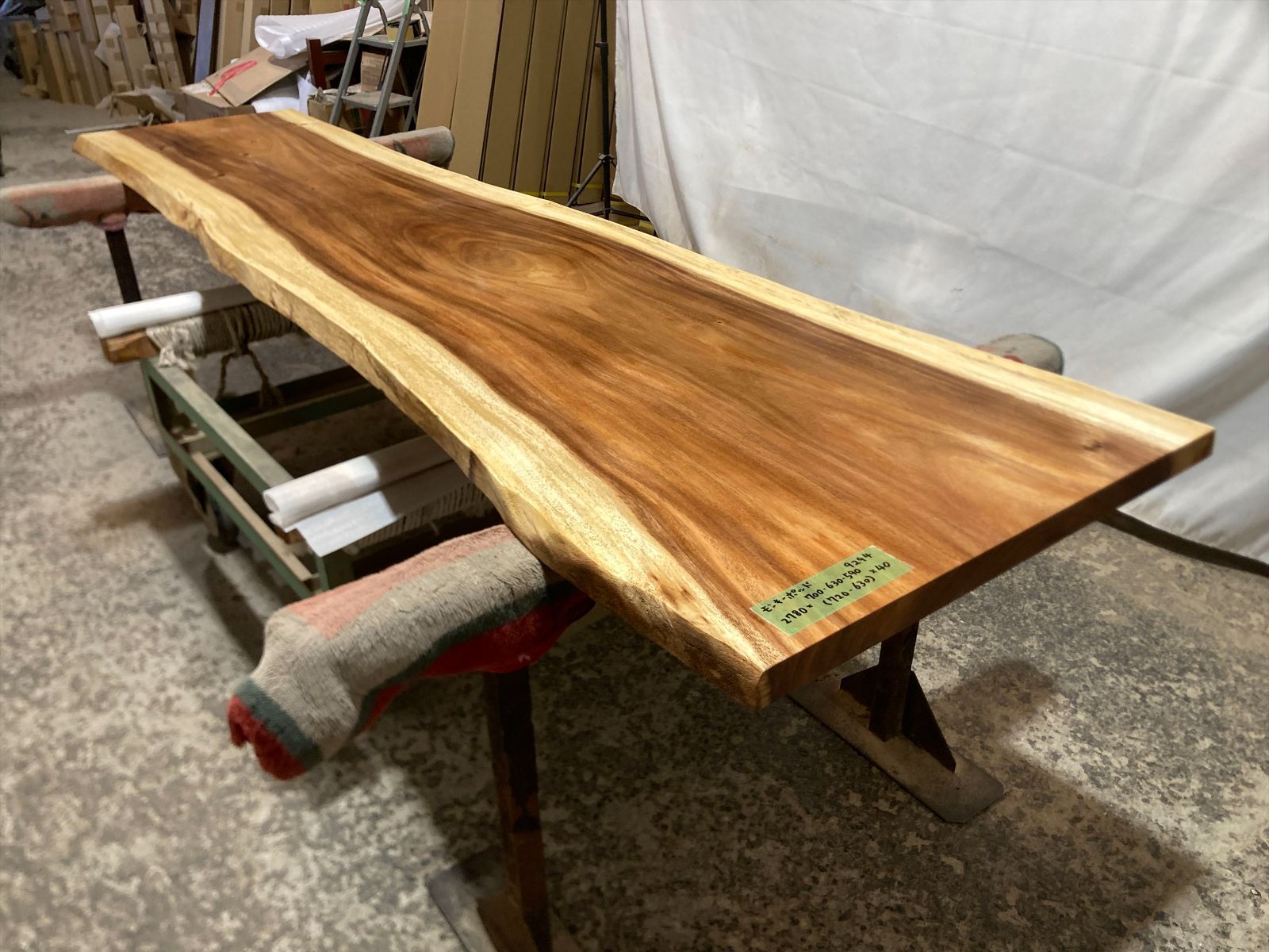 センターテーブル 内装