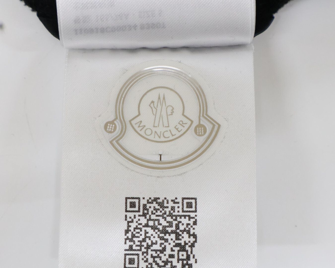 ★関税込★MONCLER★ロゴパッチ パフスリーブ Tシャツ★ MONCLER モンクレール 【美品/22年製】I10918C00034 カモフラ