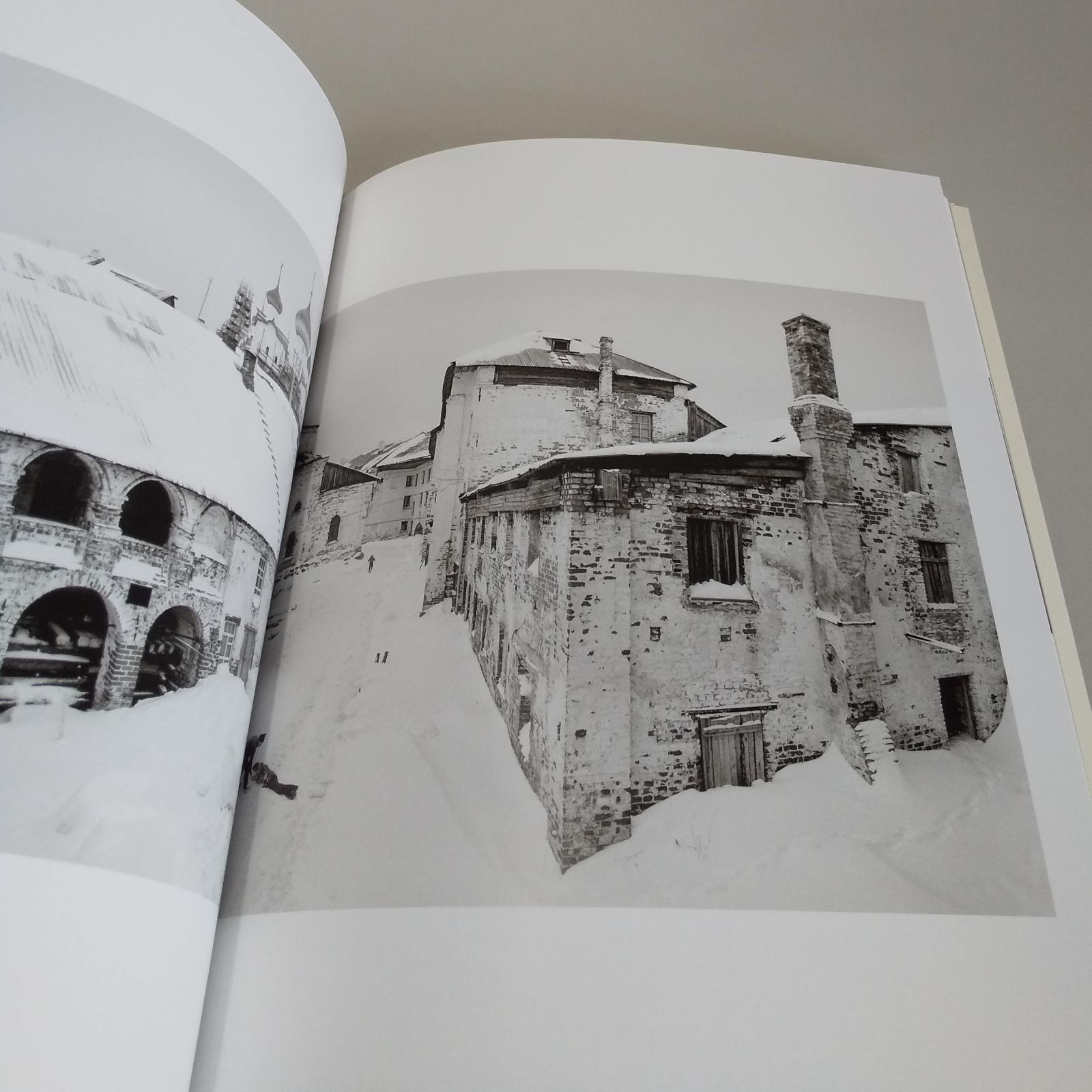 PENTTI SAMMALLAHTI 　図録　写真集　展覧会　ポストカード8枚付 展覧会図録：PENTTI SAMMALLAHTI - メルカリ