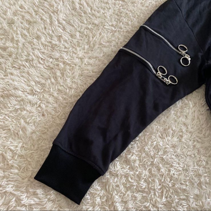 安全ピンZIPパーカー