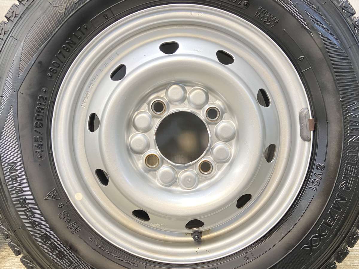 タイヤ スタッドレスタイヤ