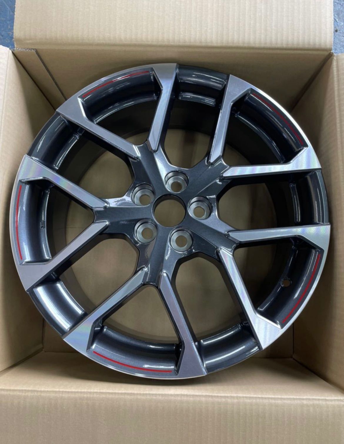 即納 新品 トヨタ プリウス PHV GR SPORT 純正 アルミホイール 18×7.5J 