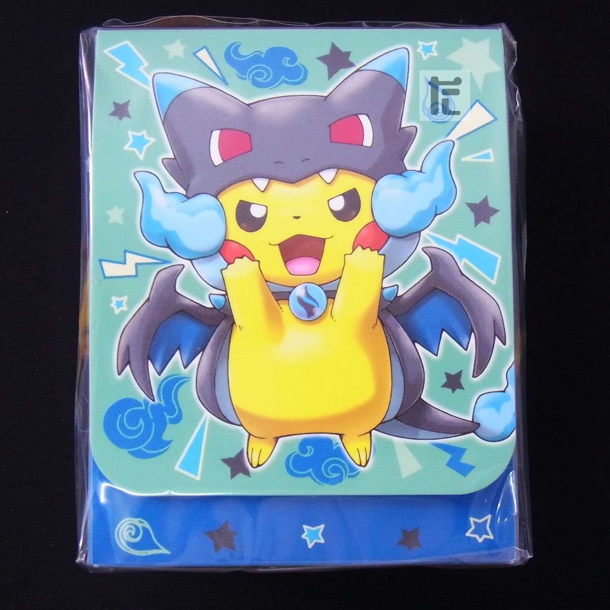 新品未開封】メガリザードンX ポンチョ ピカチュウ デッキケース