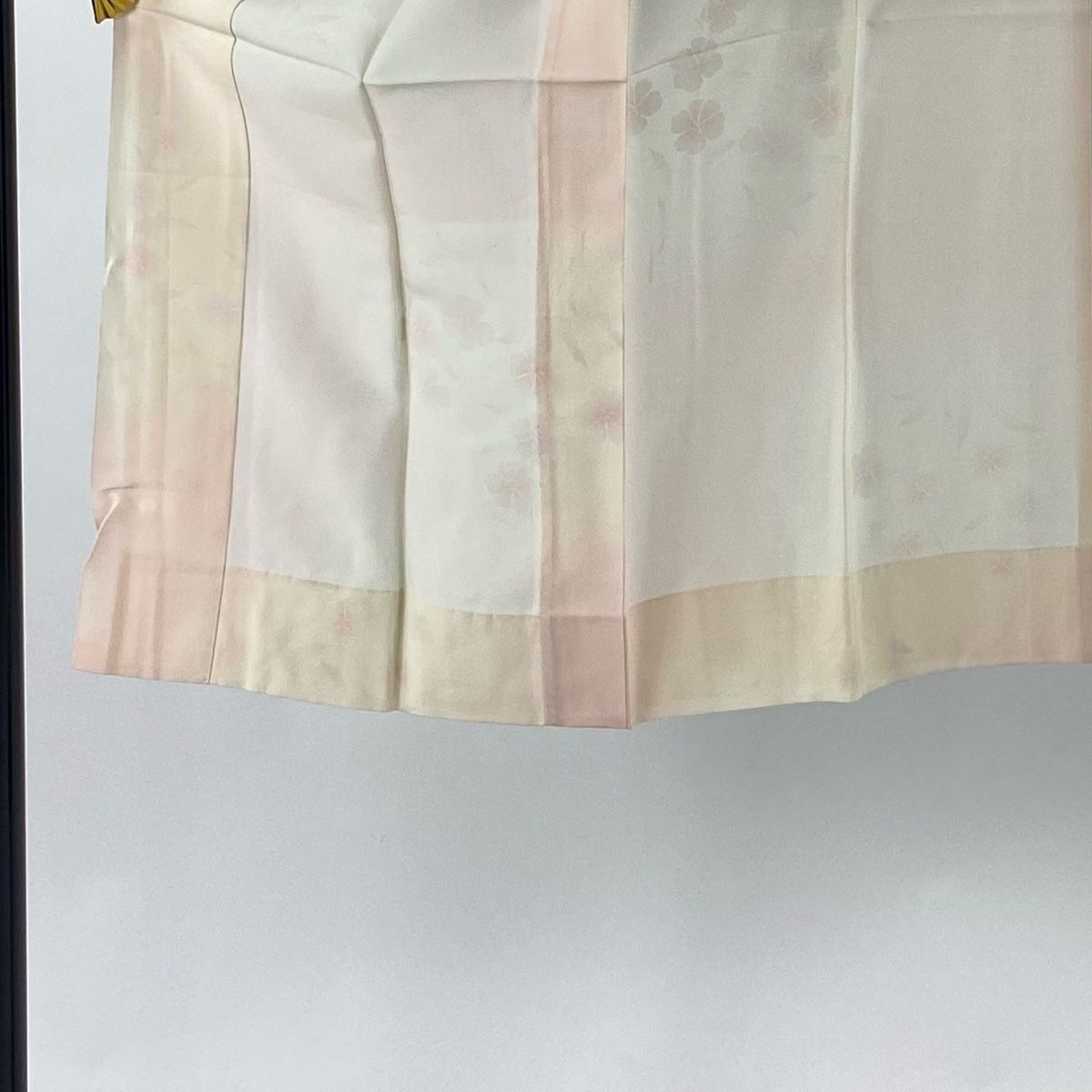 正絹長襦袢　薄桜色　中古　鱗文様　裄丈68cm　身丈132cm　d302 長襦袢 身丈114cm 裄丈60cm S 草花 ぼかし 薄ピンク 正絹 秀品