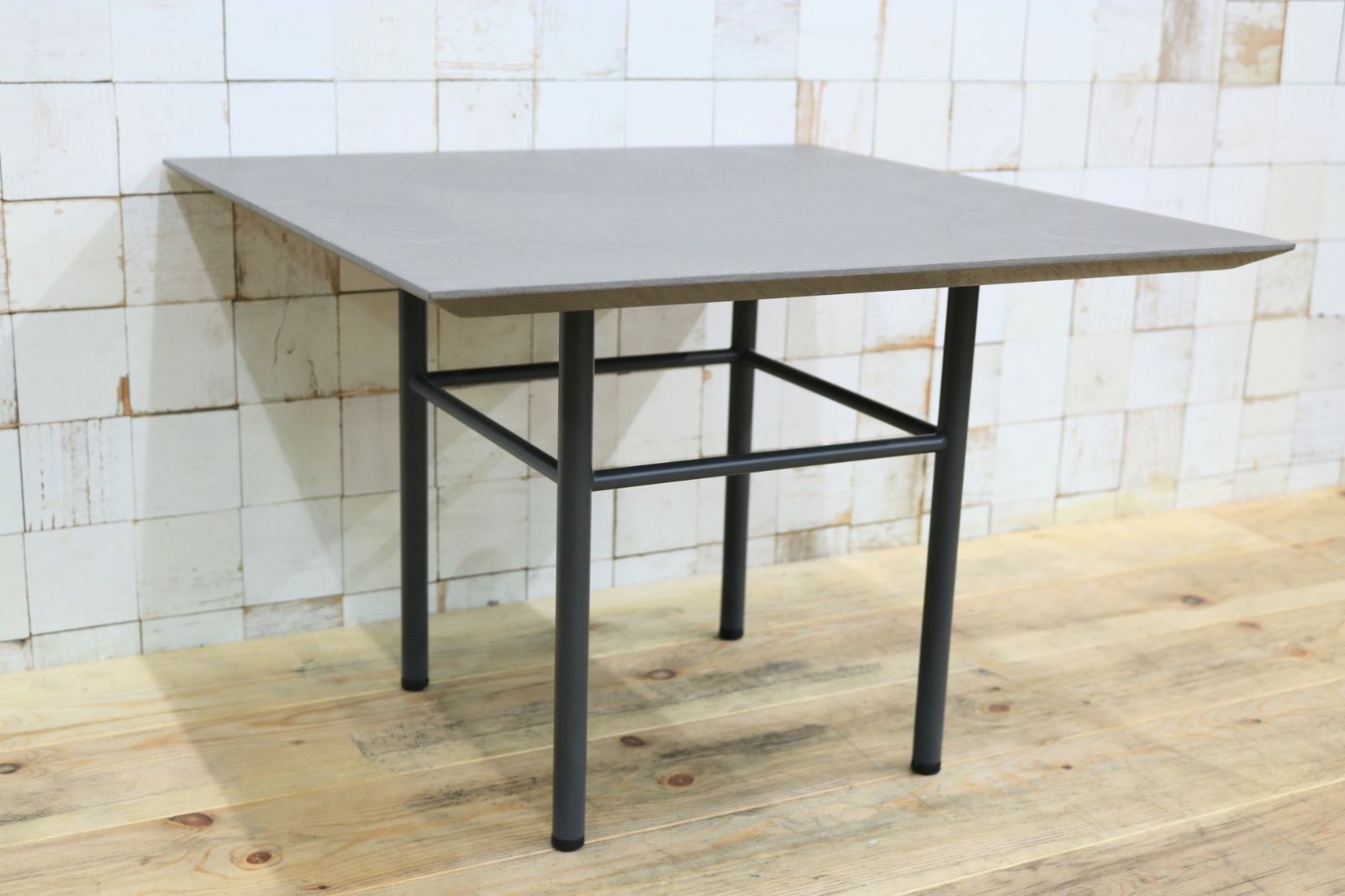 コーヒーテーブル