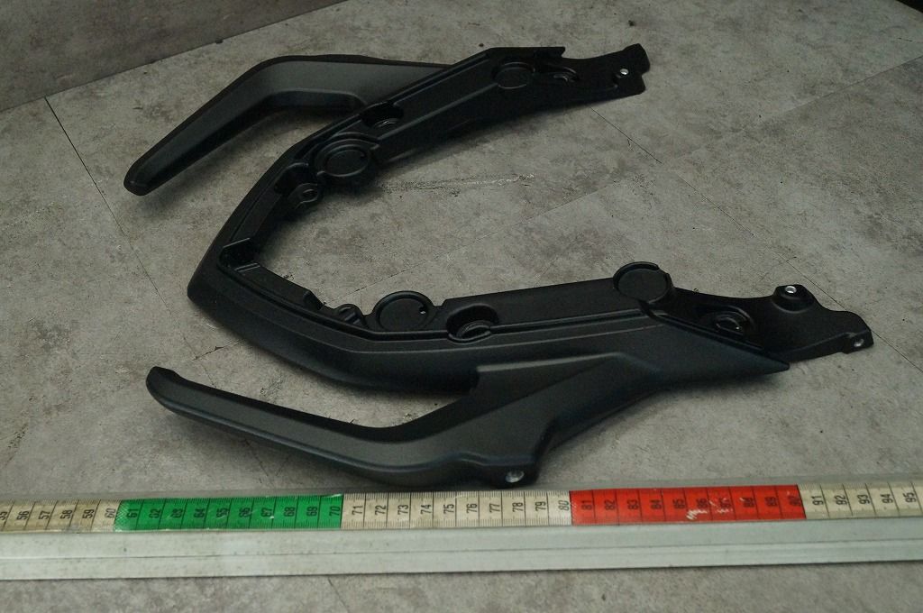 BMW F900XR タンデムグリップ 8409642-04 新車外し