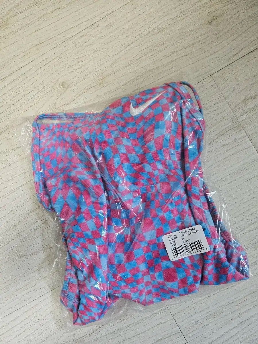 ナイキ ウェービー チェック カットアウト 水着 26