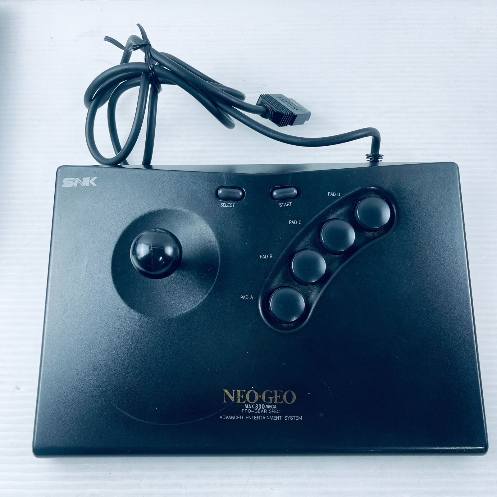 ◇083【動作OK／3点セット】SNK NEOGEO NEO-AEC 本体 アケコン メモリーカード 外箱 内箱 取扱説明書 保証書 ACアダプター AVケーブル ネオジオ ハード コントローラー