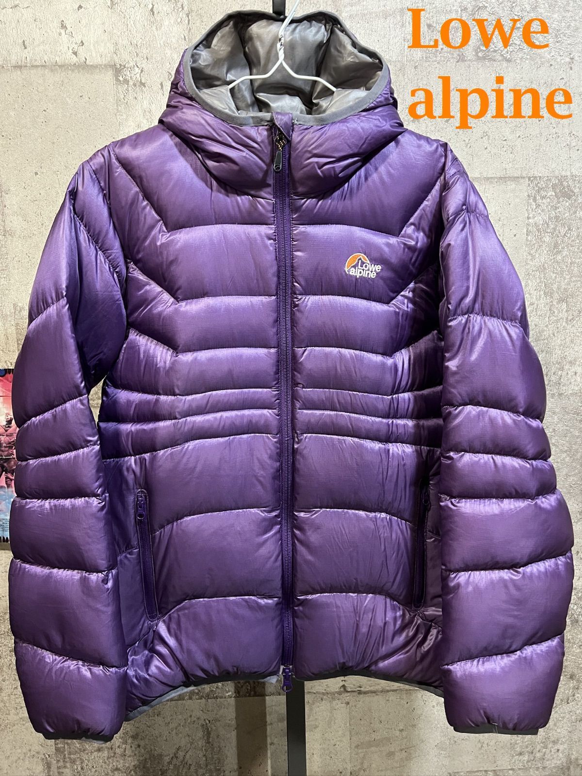 美品 ロウアルパイン レディース ダウンパーカ Shield DOWN HOODY パープル M LOWE Alpine LFW11009