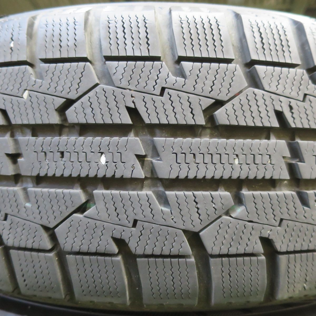 お買い得，本物保証 バリ溝！22年！9.5分LEONIS UC 185/60R16
