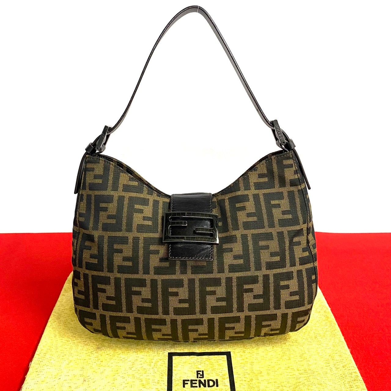 極 美品 FENDI フェンディ マンマバケット FF ズッカ 柄 レザー 本革 キャンバス ハンドバッグ セミ ワン ショルダーバッグ 29377  - メルカリ