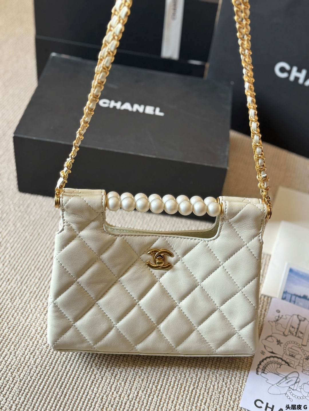 未使用 レア　CHANEL　シャネル パール クラッチバッグ 今日特価】Chanel New Pearl Clutch Bag（シャネル ニュー