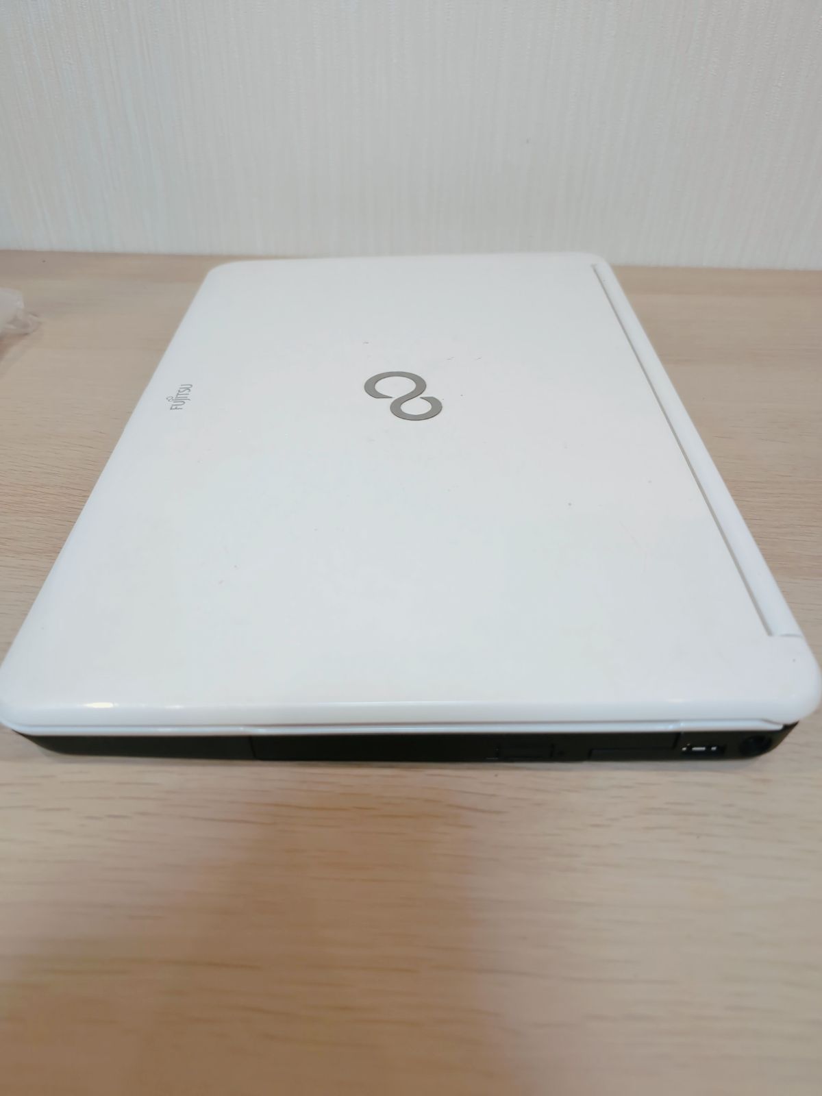 ホワイト ノートPC