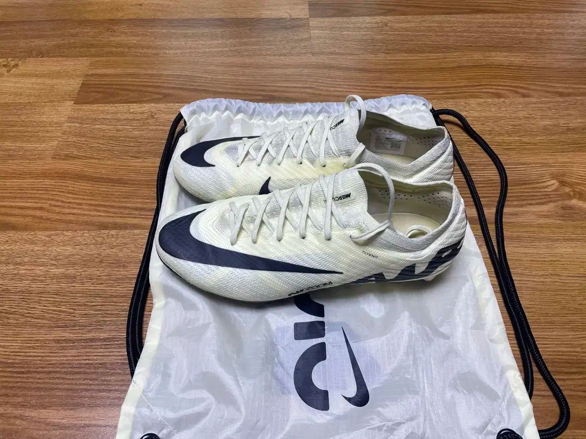 【匿名配送】【入手困難】JOMA　レガテ　リバウンド　シューズ　黄 青　25 匿名配送】【入手困難】JOMA レガテ リバウンド シューズ 黄 青